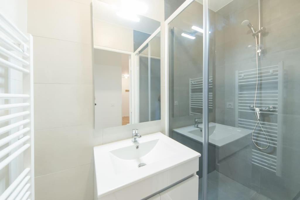 Suite Moderne Familiale 8 Pers - Disney 10M - 2 Sdb Bussy-Saint-Georges Bagian luar foto